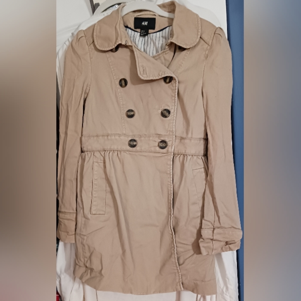 H&M Tan, double breasted, Pea coat. Working pockets.
